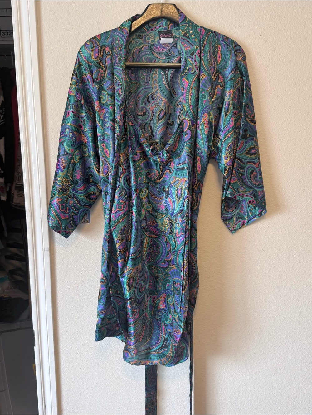 Fredericks of Hollywood paisley robe set